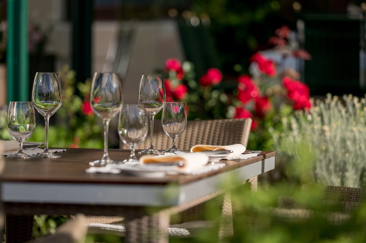 Seehotel Restaurant Lackner Mondsee Exterior photo